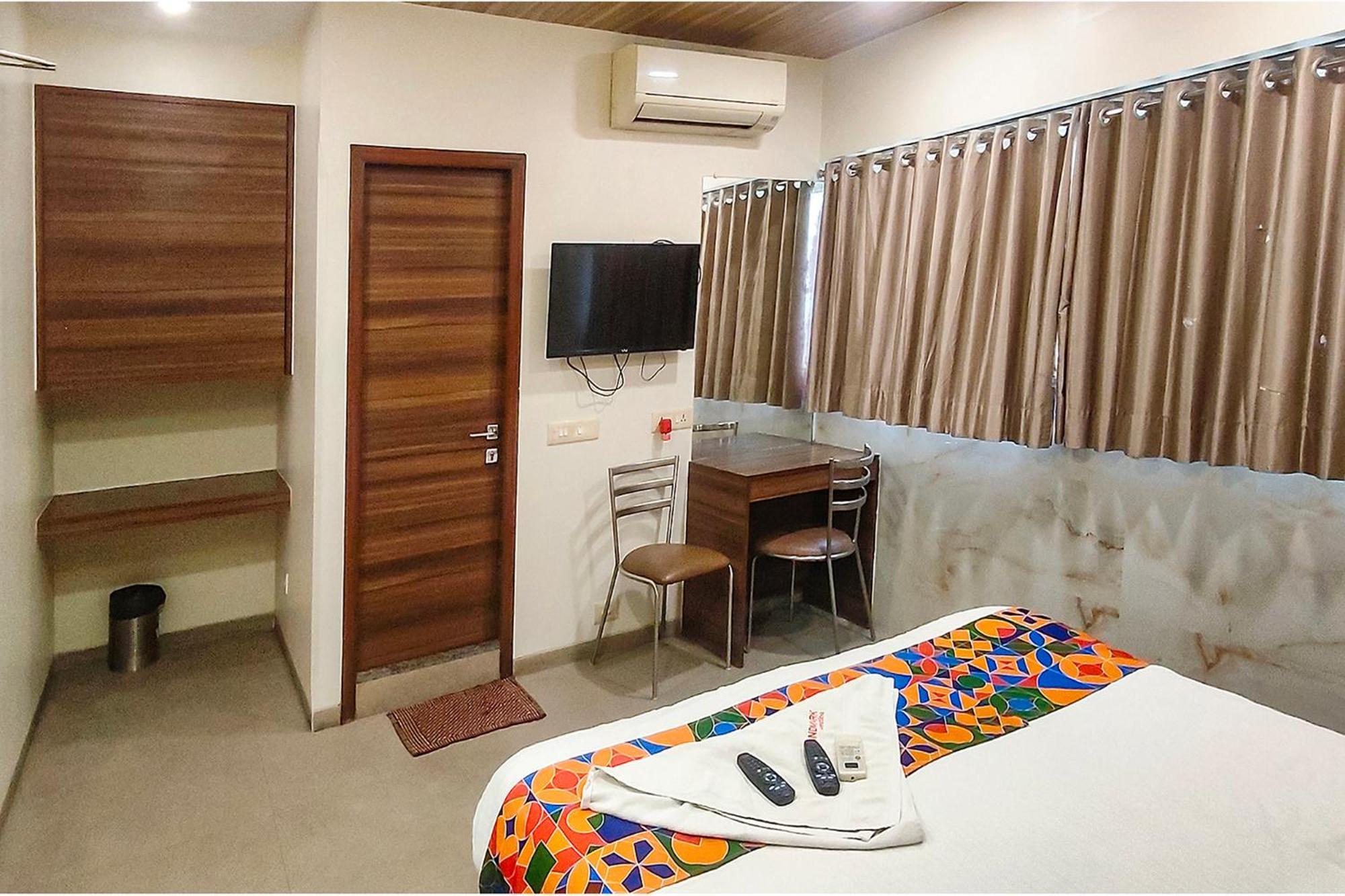 Fabhotel Landmark Residency - Nr Midc Turbhe Turambhe Buitenkant foto