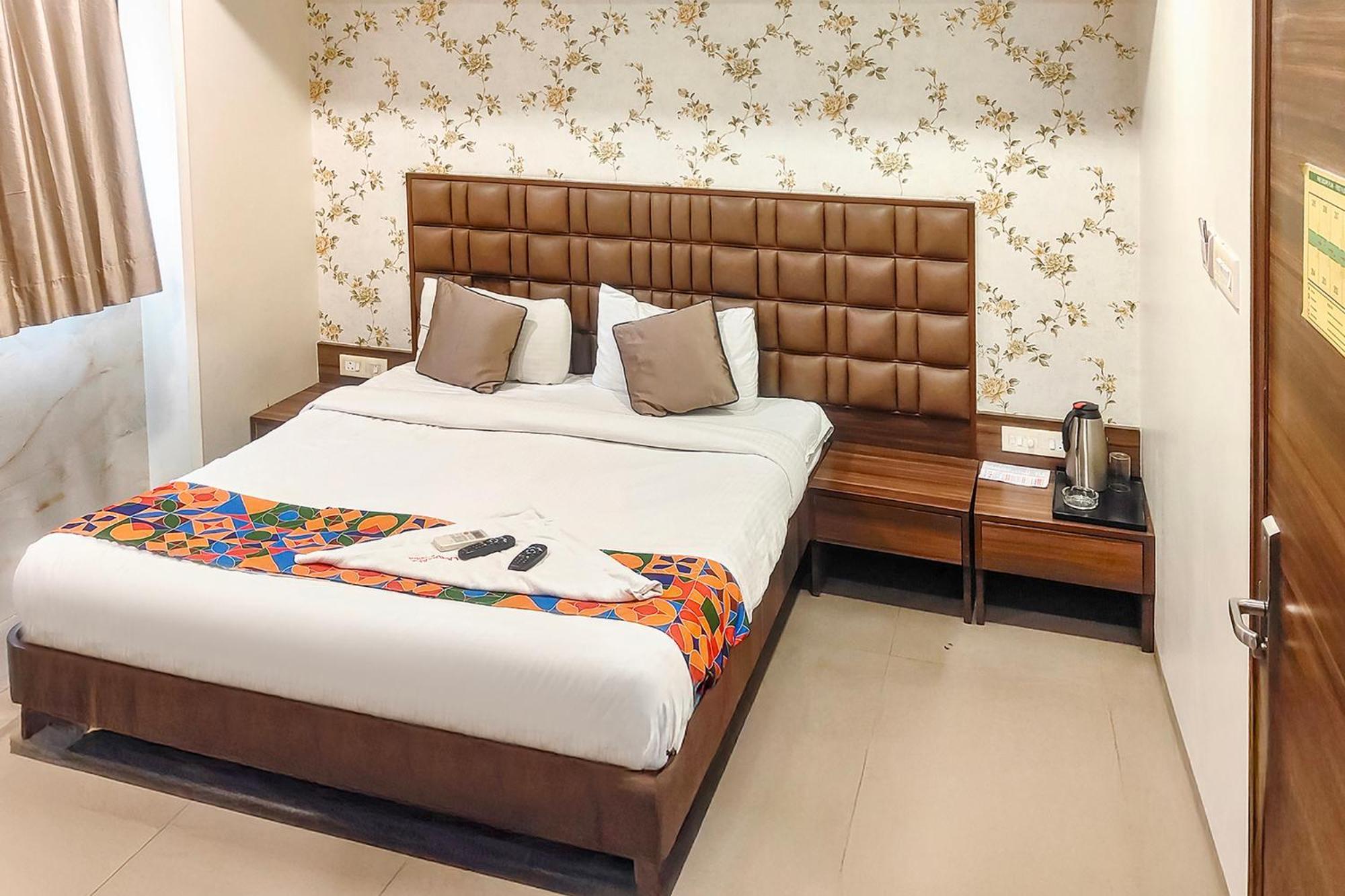 Fabhotel Landmark Residency - Nr Midc Turbhe Turambhe Buitenkant foto