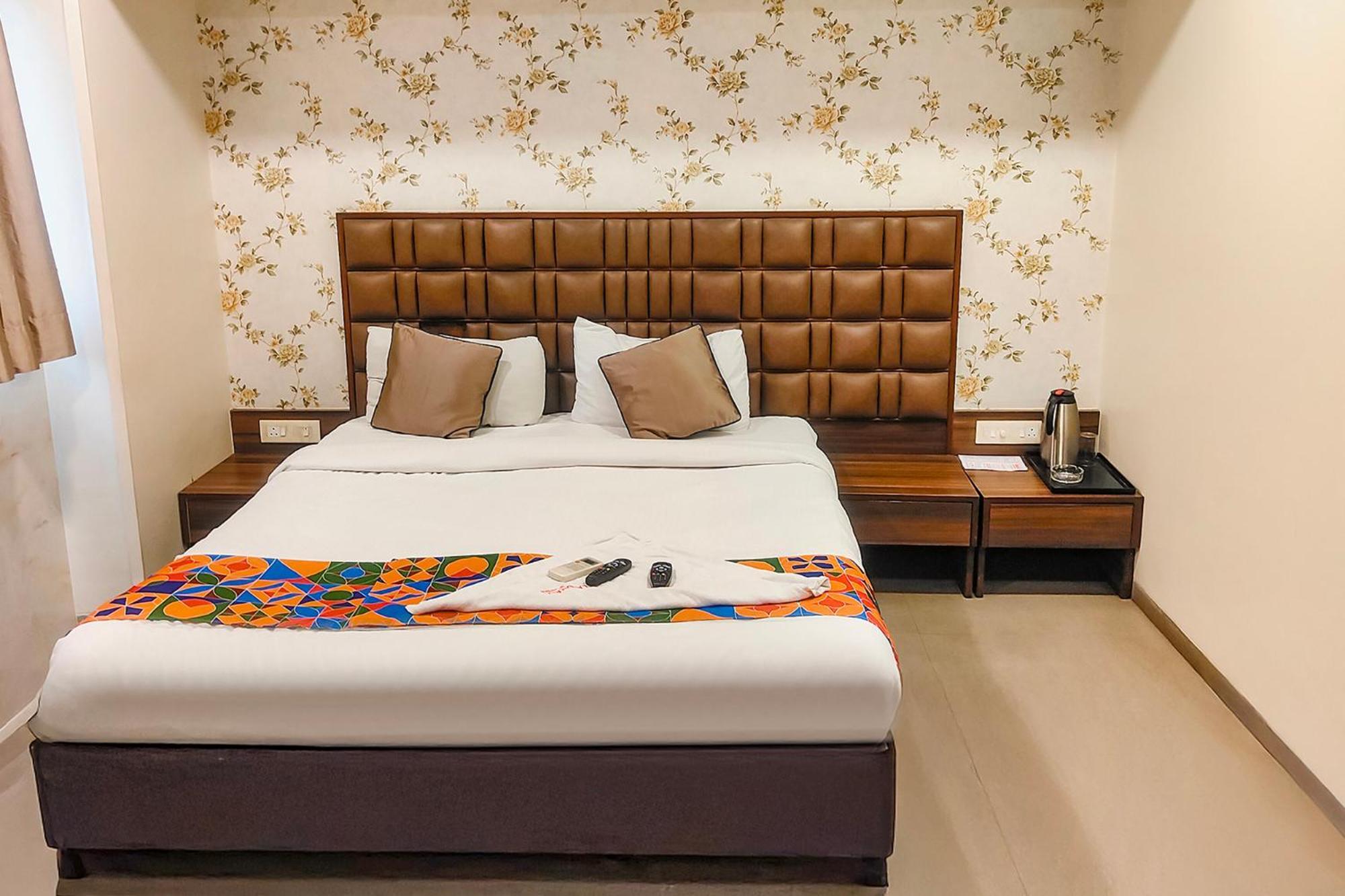 Fabhotel Landmark Residency - Nr Midc Turbhe Turambhe Buitenkant foto